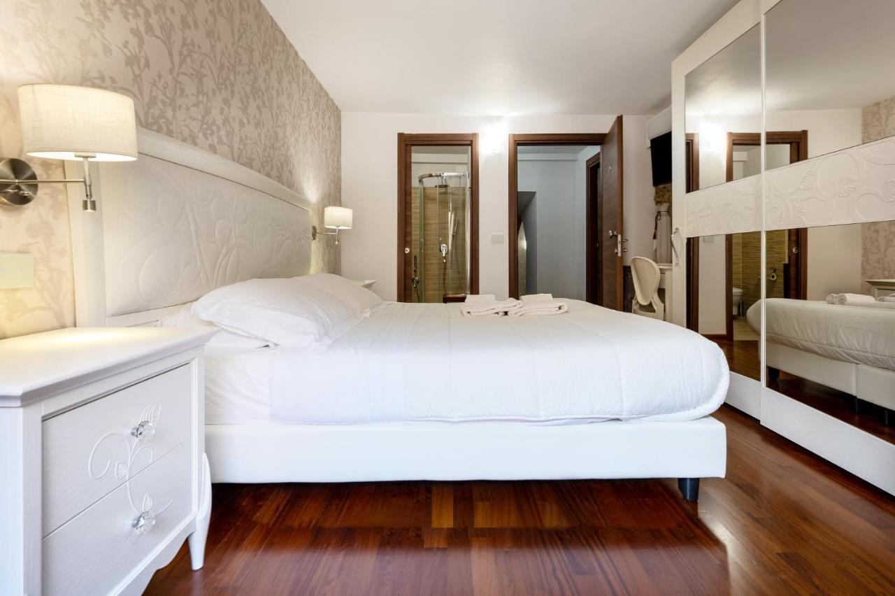 Porta Nazionale Dependance Bed & Breakfast โนโต ภายนอก รูปภาพ
