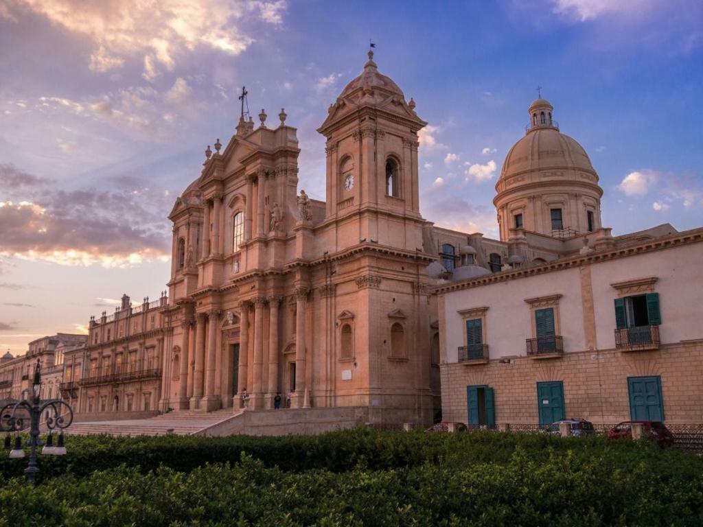 Porta Nazionale Dependance Bed & Breakfast โนโต ภายนอก รูปภาพ