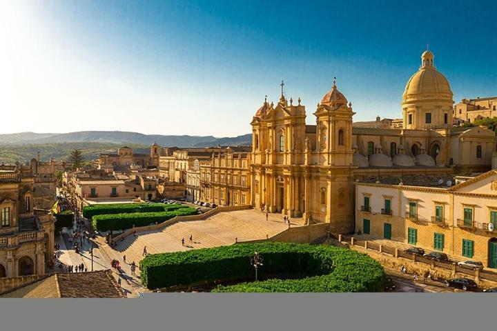 Porta Nazionale Dependance Bed & Breakfast โนโต ภายนอก รูปภาพ